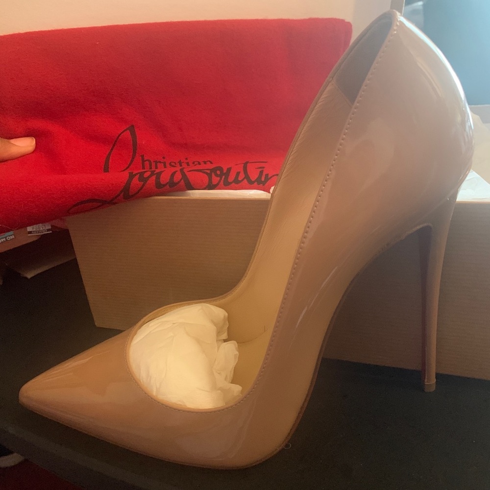 So Kate CL nude pumps